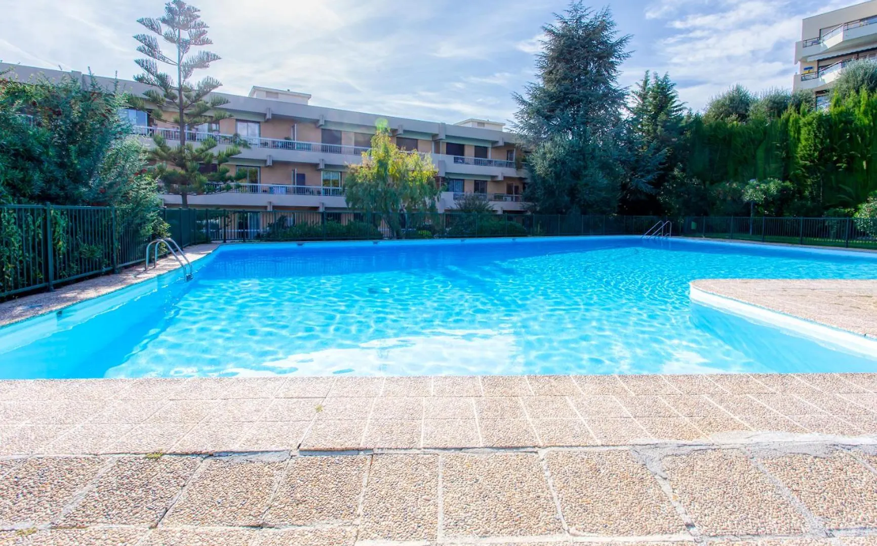 Sea View Apartment In Residence With Swimming Pool! Nicea