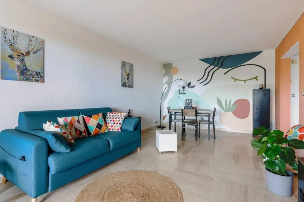 Sea View Apartment In Residence With Swimming Pool! Nice