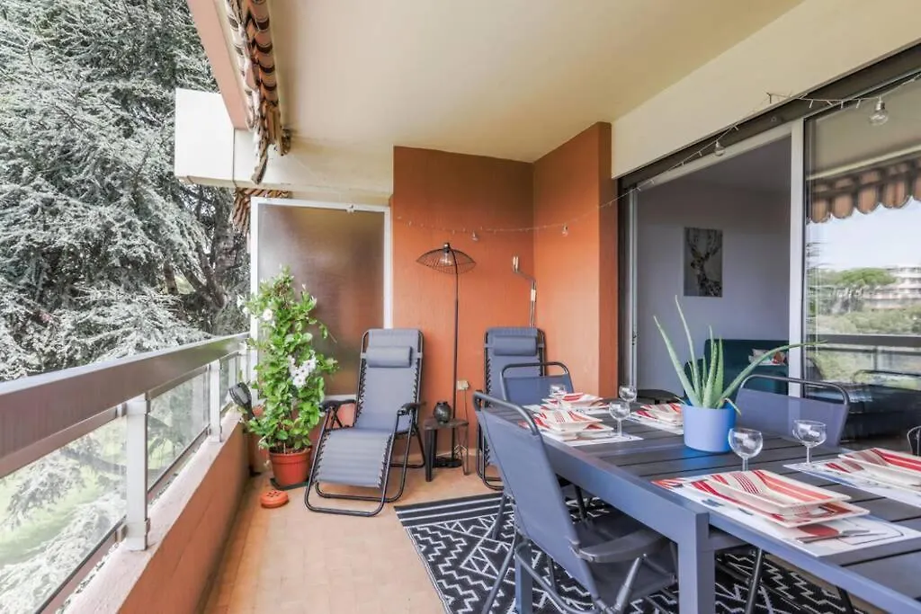Sea View Apartment In Residence With Swimming Pool! Nice France