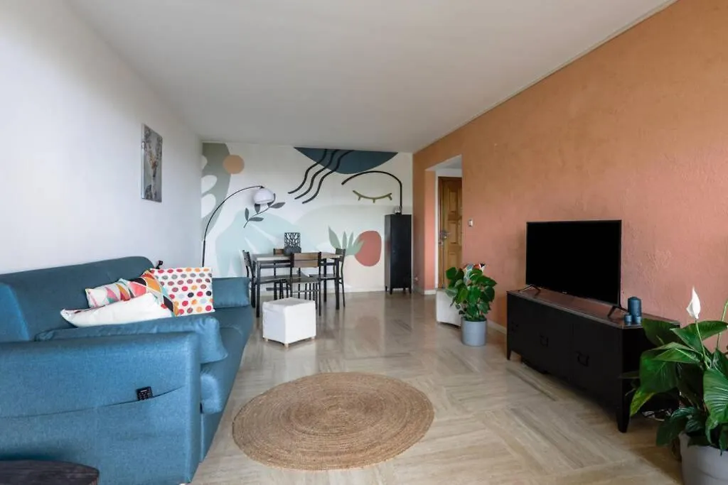 Sea View Apartment In Residence With Swimming Pool! Nice