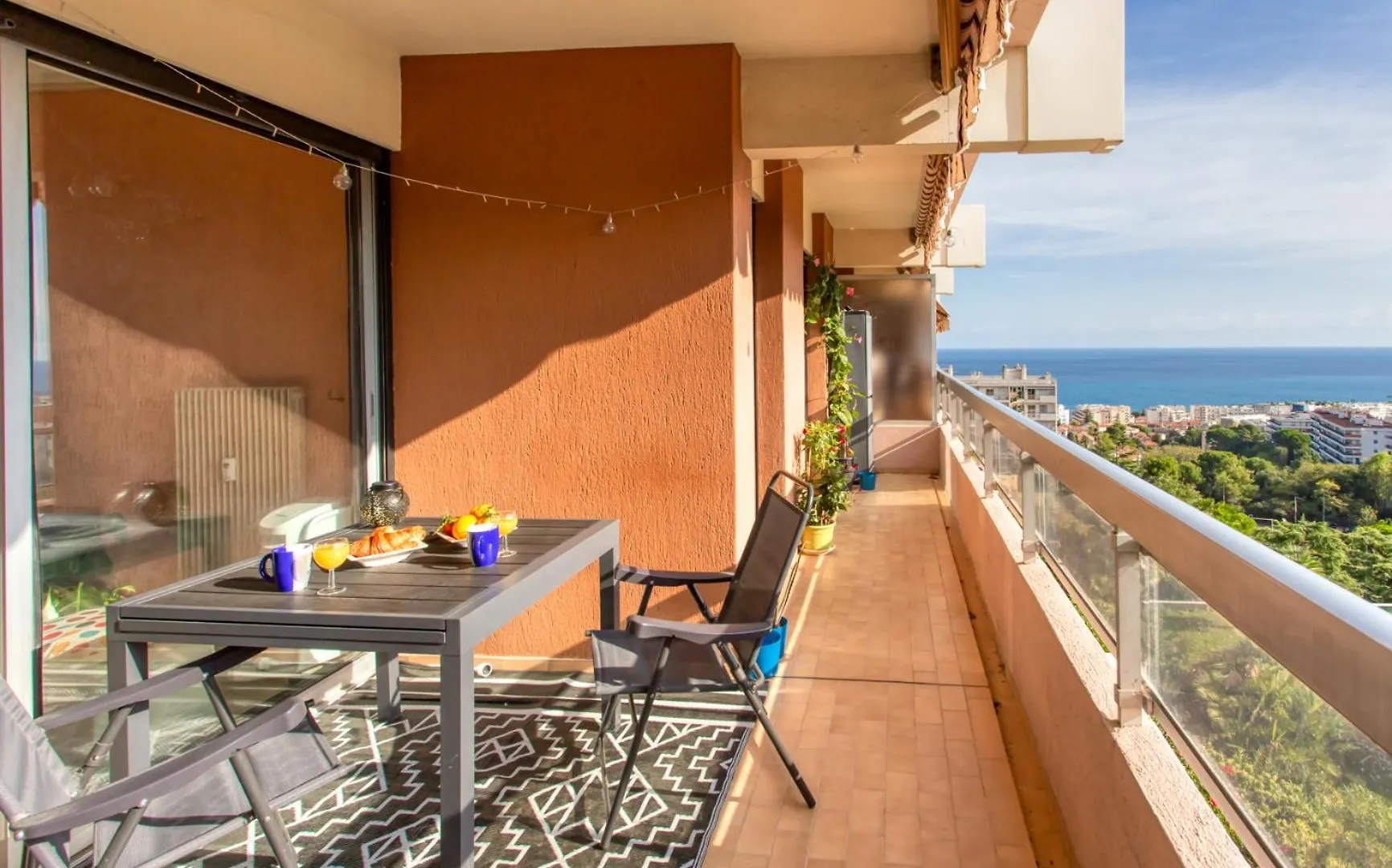 Sea View Apartment In Residence With Swimming Pool! Nice