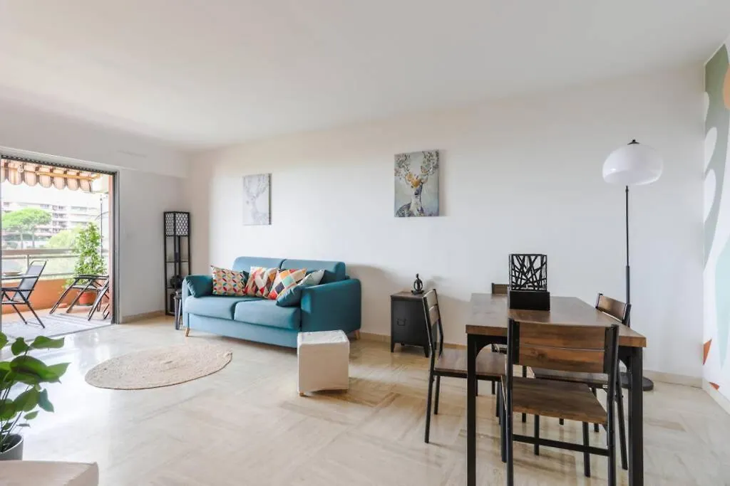 Sea View Apartment In Residence With Swimming Pool! Nice